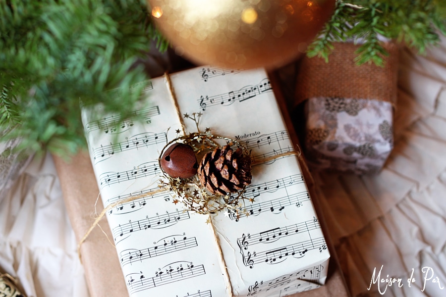 Beautiful, creative, and thrifty gift wrap ideas via maisondepax.com #diy #Christmas #holidays #craft