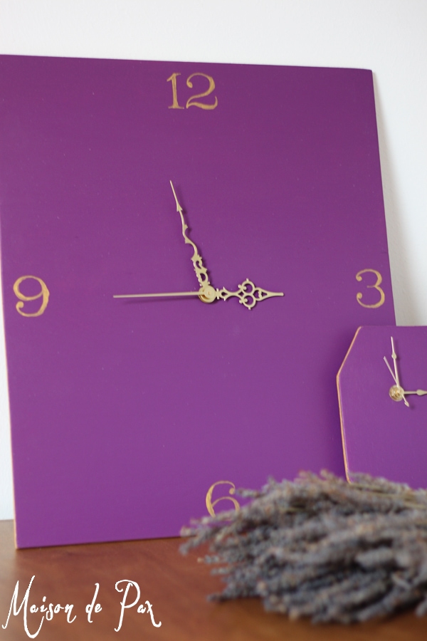 Click through for step by step instructions to turn plywood scraps into gorgeous, working clocks!