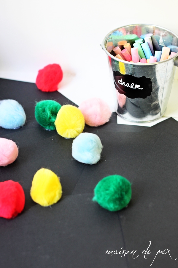 Perfect for your next party, these little chalkboard party hats are so easy precious! Get the tutorial at maisondepax.com #diy #howtomake #kids #birthday #newyears #template #paper