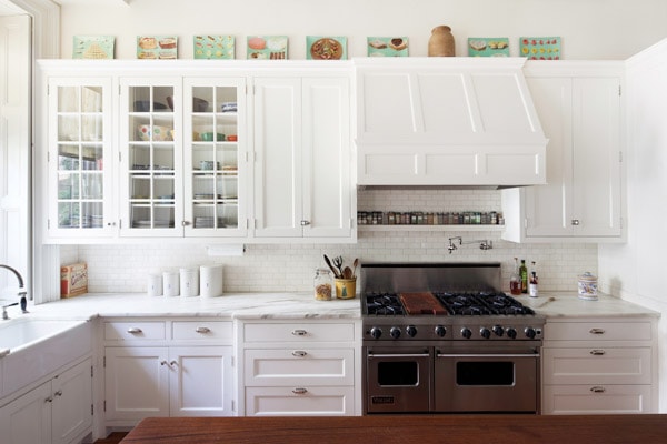 gorgeous kitchen round up at maisondepax.com #kitchenisland #whitekitchen #bigisland #paintedkitchen
