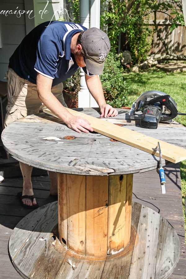 How to make a DIY vintage wooden spool table- Maison de Pax