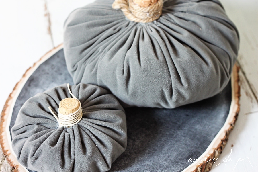 Make your own velvet pumpkins in mere minutes with this easy tutorial via maisondepax.com #diy #fabric #fall #decor