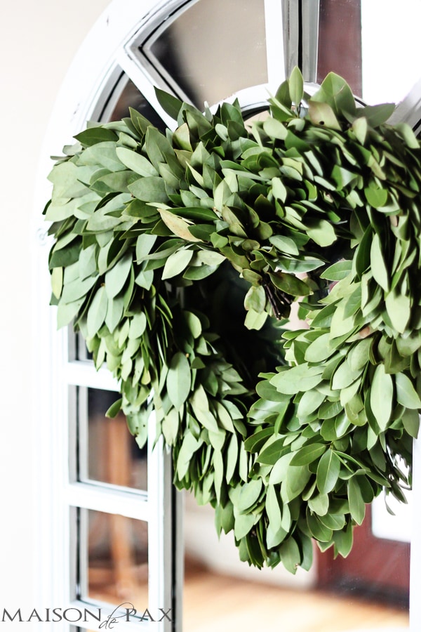 Heart-shaped wreath: gorgeous, subtle Valentine's Day touch | maisondepax.com