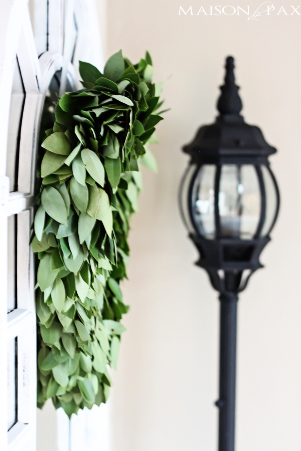 Heart-shaped wreath: gorgeous, subtle Valentine's Day touch | maisondepax.com