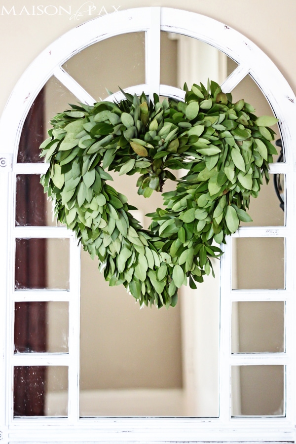 Heart-shaped wreath: gorgeous, subtle Valentine's Day touch | maisondepax.com