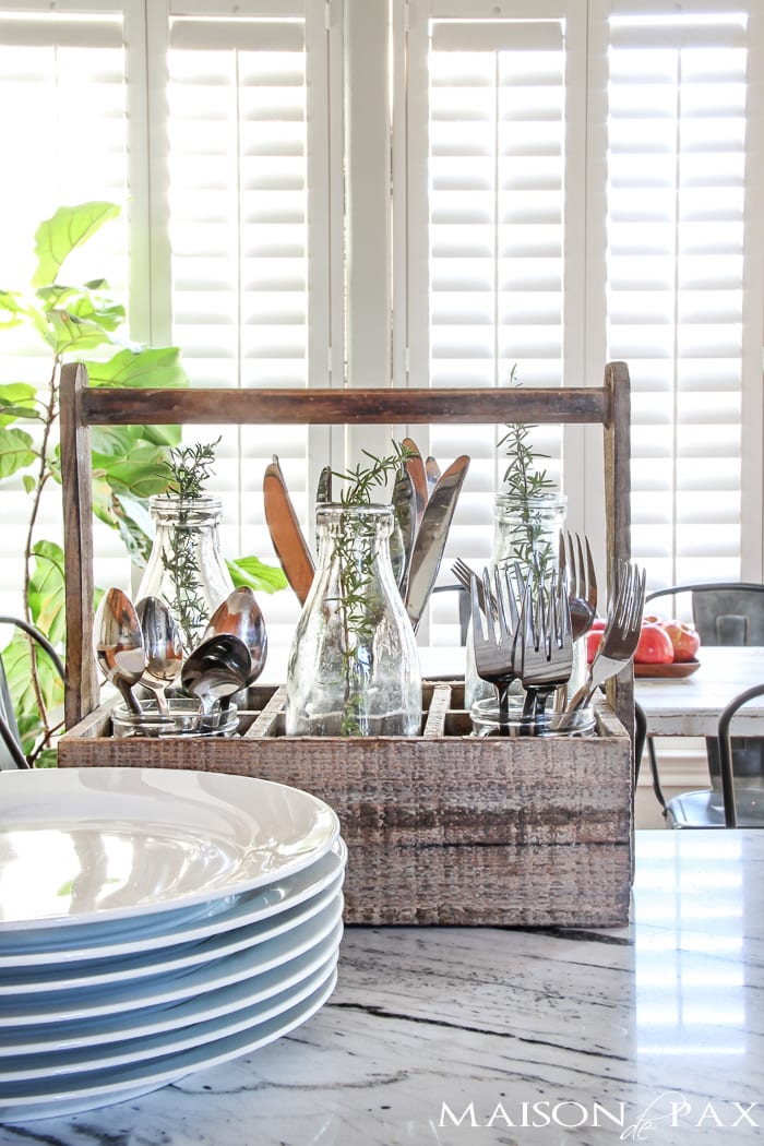 Beautiful! So many wonderful ideas for a casual and easy Thanksgiving celebration | maisondepax.com