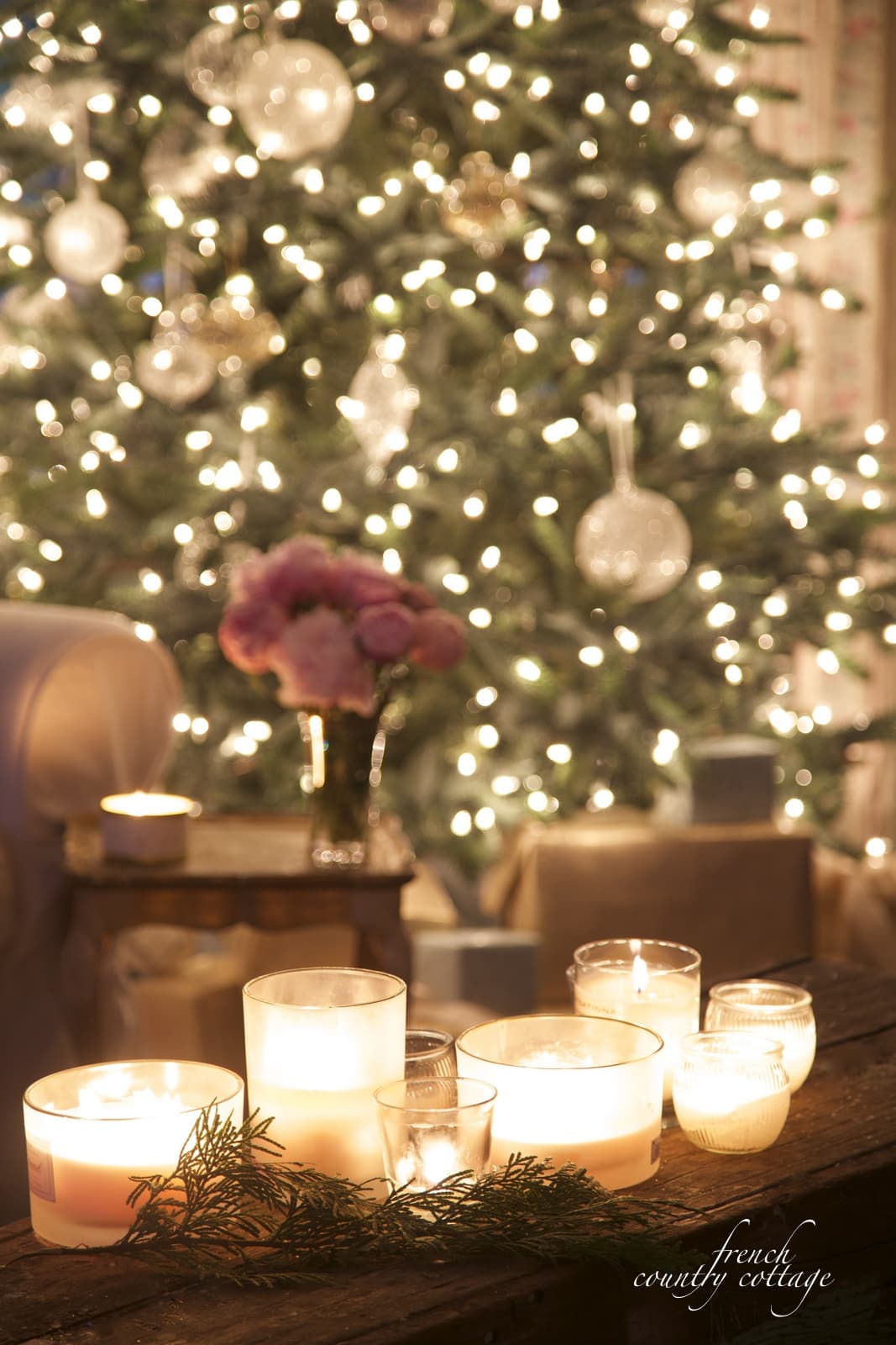 gorgeous candlelit Christmas tree!