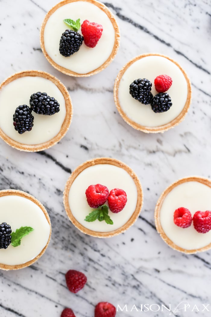 Only three ingredients! These mini lemon lime tarts are so easy and delicious | maisondepax.com