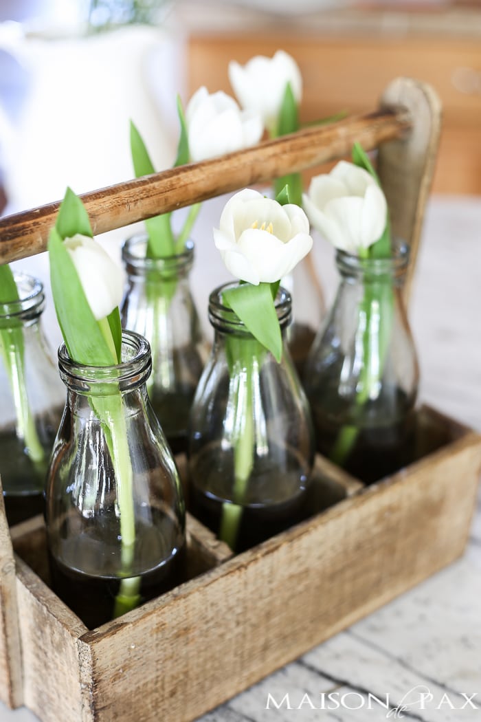 Single stem tulips in a rustic wood bottle caddy... Tips for quick and easy decorating with flowers | maisondepax.com