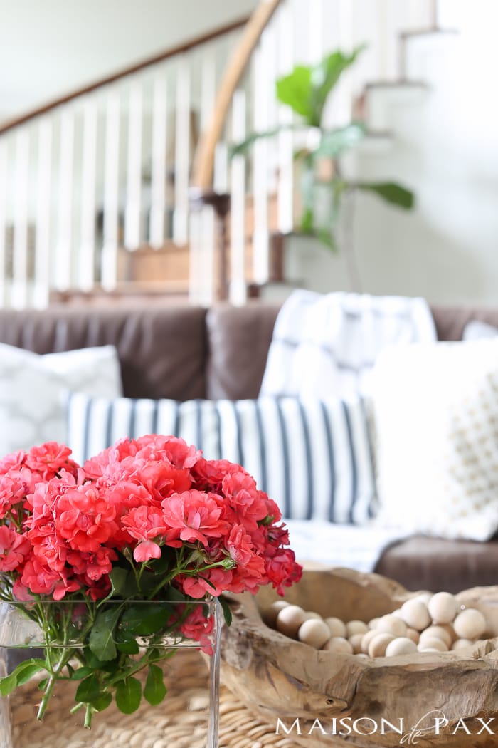 how to decorate your home for summer in 10 minutes or less | quick summer decorating ideas