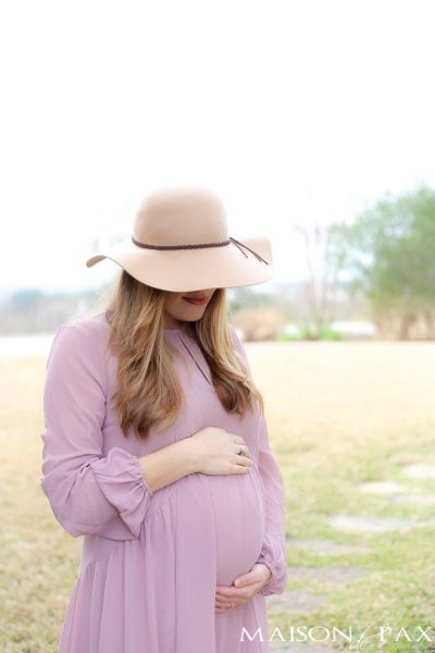 beautiful maternity shot - love the floppy hat and the flowing dress