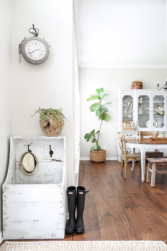 This French farmhouse inspired dining room is all set for spring; use these simple spring decorating ideas to get your space ready in no time.