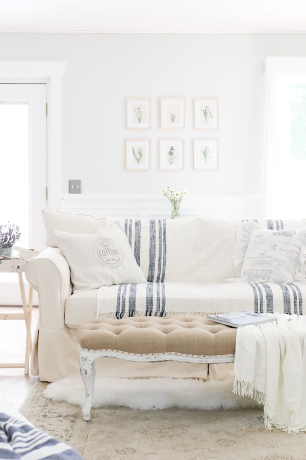 Gorgeous white living room: neutral decor, french cottage elements, diy projects, and more