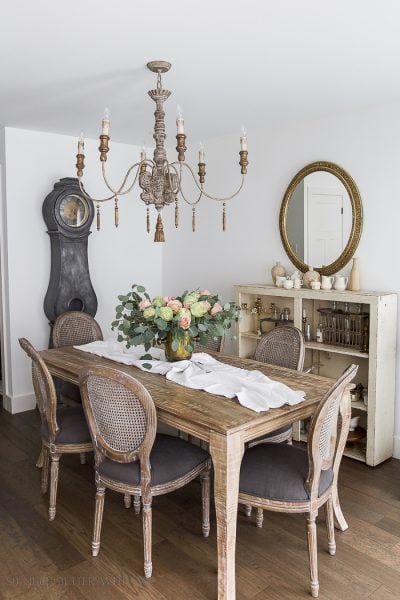 Have you wanted to create a French Vintage look in your home but don't know where to start? This post contains 8 tips on how to create the French Vintage look yourself!