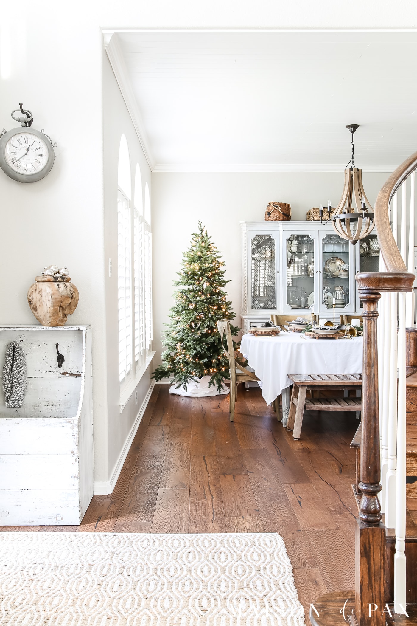 simple naked green tree is perfect for neutral holiday decor #nakedtree