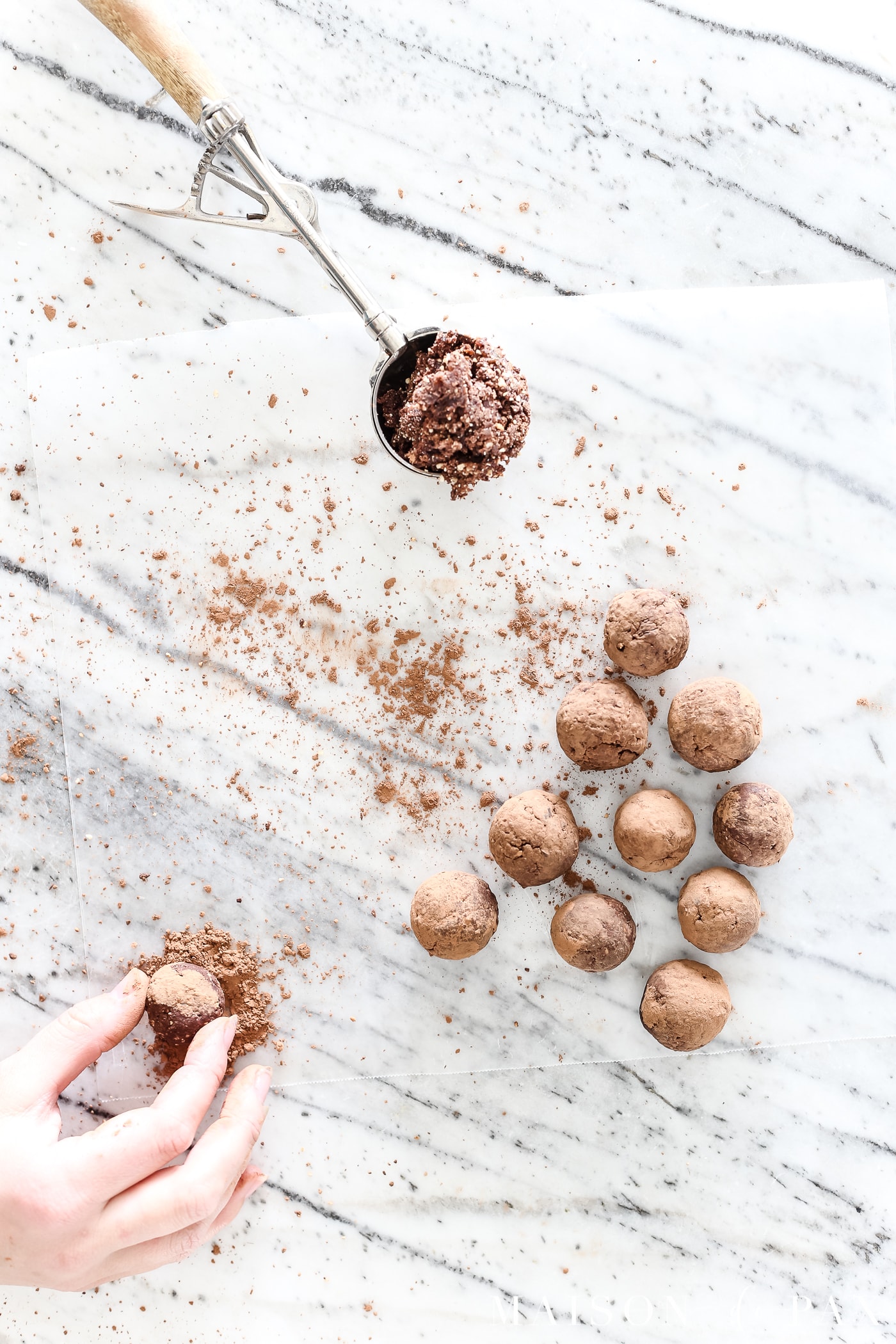 cocoa covered peppermint chocolate truffles... guilt free and gluten free, these date-based bits are amazing! #healthyholidays