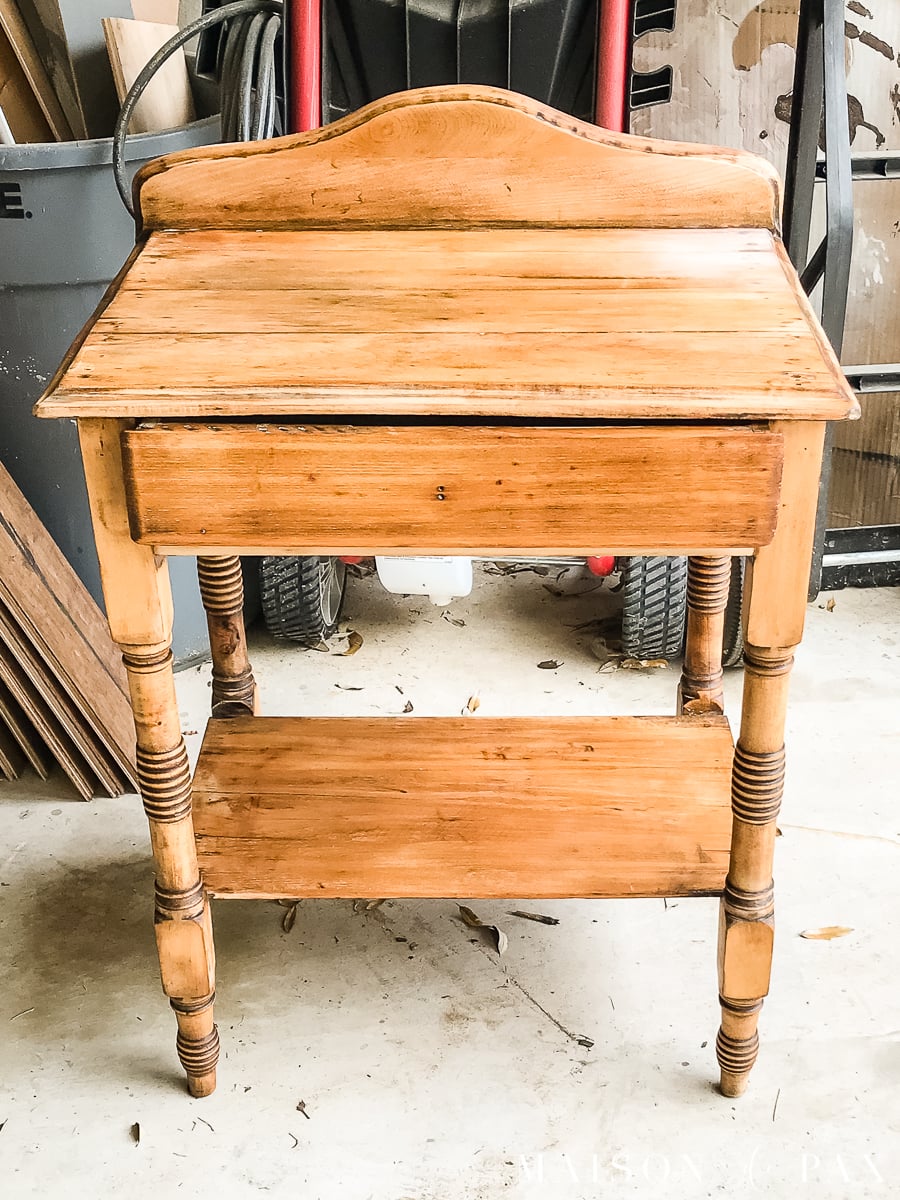 Don't love orange wood? Find out how to tone down the orange and create a natural, raw wood look with just a simple step! #furnituremakeover #diyfurniture #waxfinish #cerusingwax #rawwood #vintagefurniture #naturalwood 