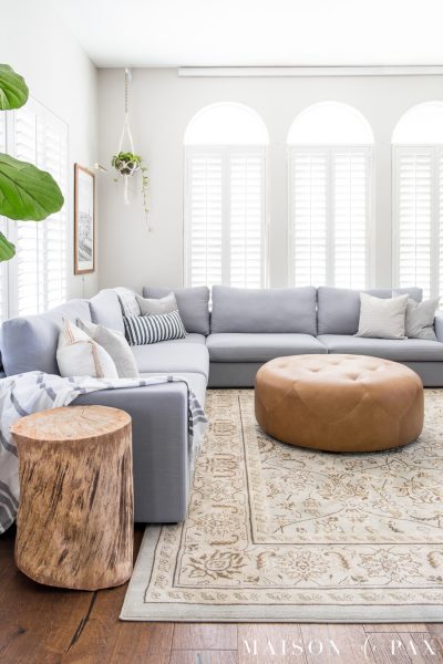 How to decorate a living room with a sectional - Maison de Pax