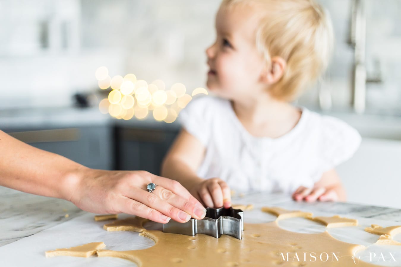 Mother and daughter cooking together | Maison de Pax