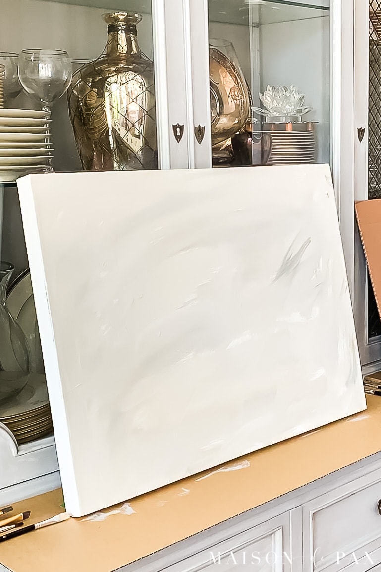 dynamic white background for acrylic painting | Maison de Pax