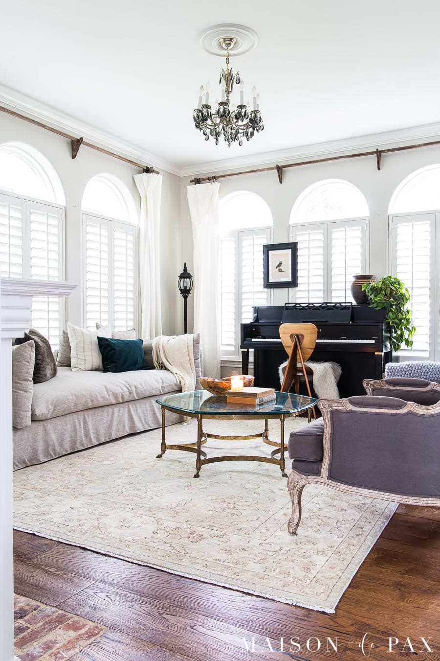 neutral fall decor: casual elegant living room | Maison de Pax