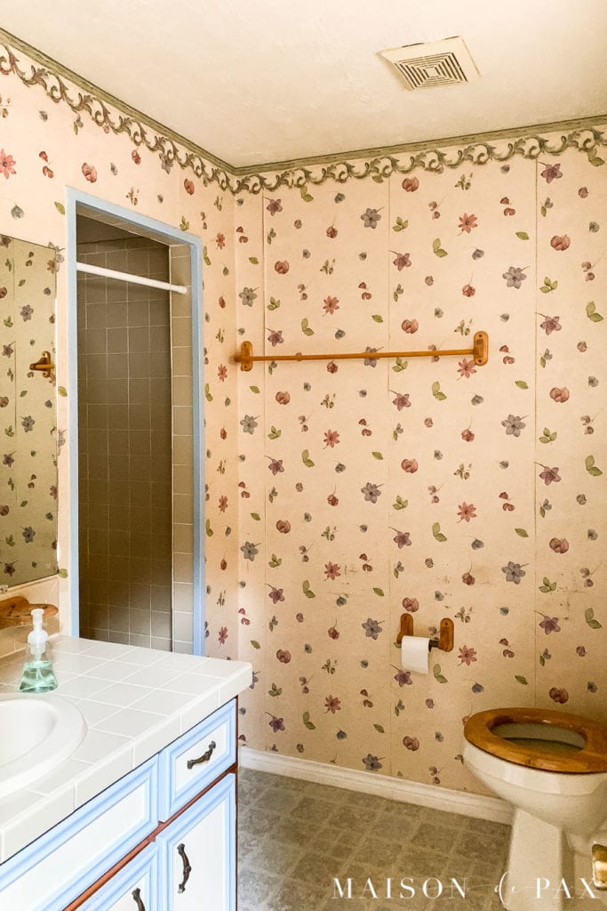 80s bathroom with wallpaper